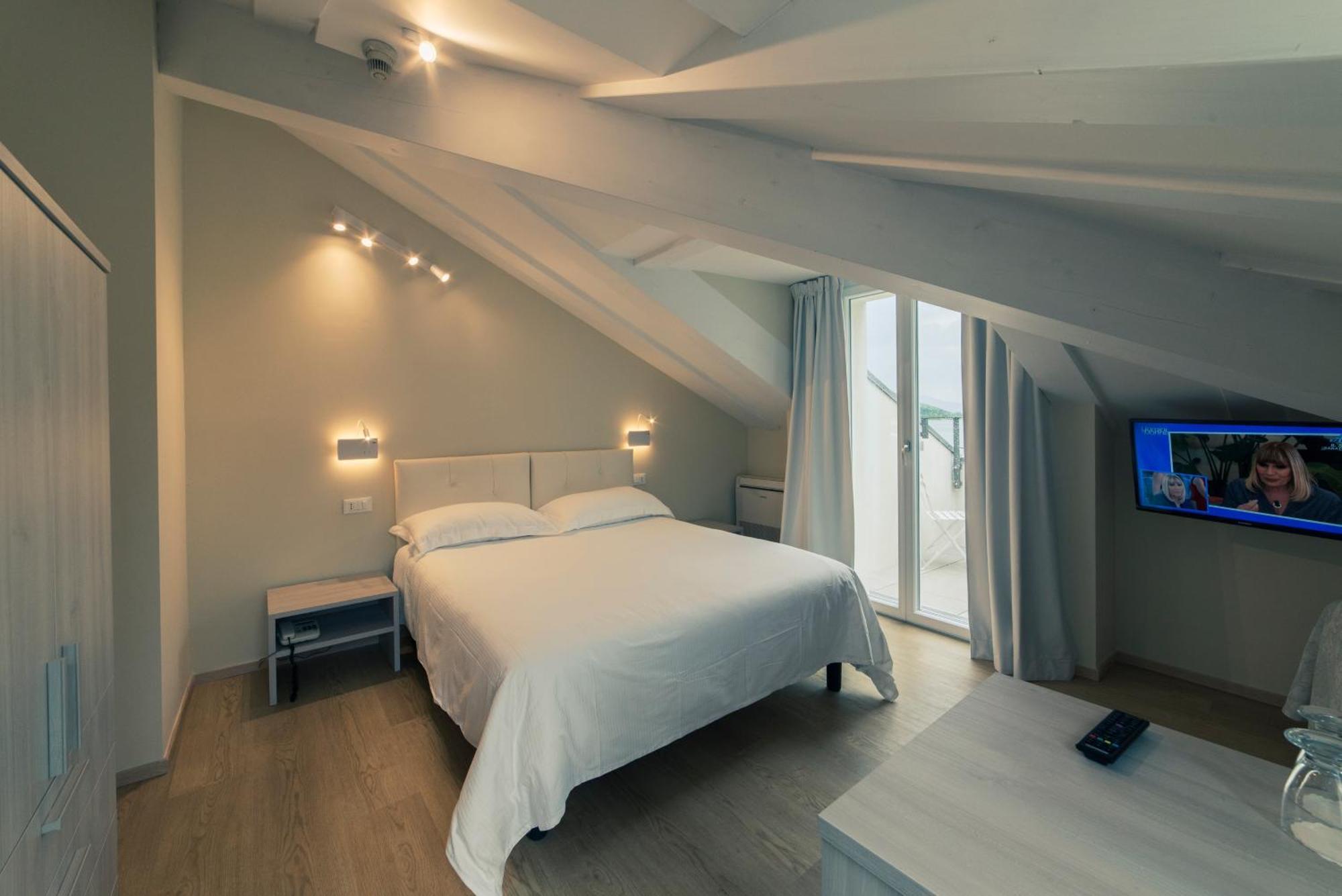 Hotel Due Palme Мергоццо Экстерьер фото